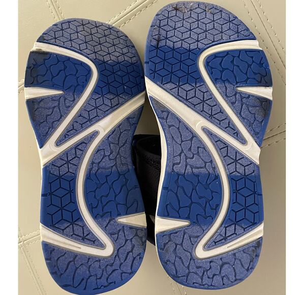 The Children's Place Boys Double Strap Blue Sandals Youth 1 - Picture 2 of 6
